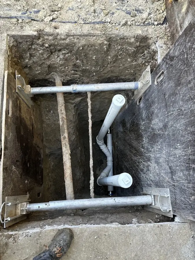Experienced plumber completing Drain Cleaning work in Alden